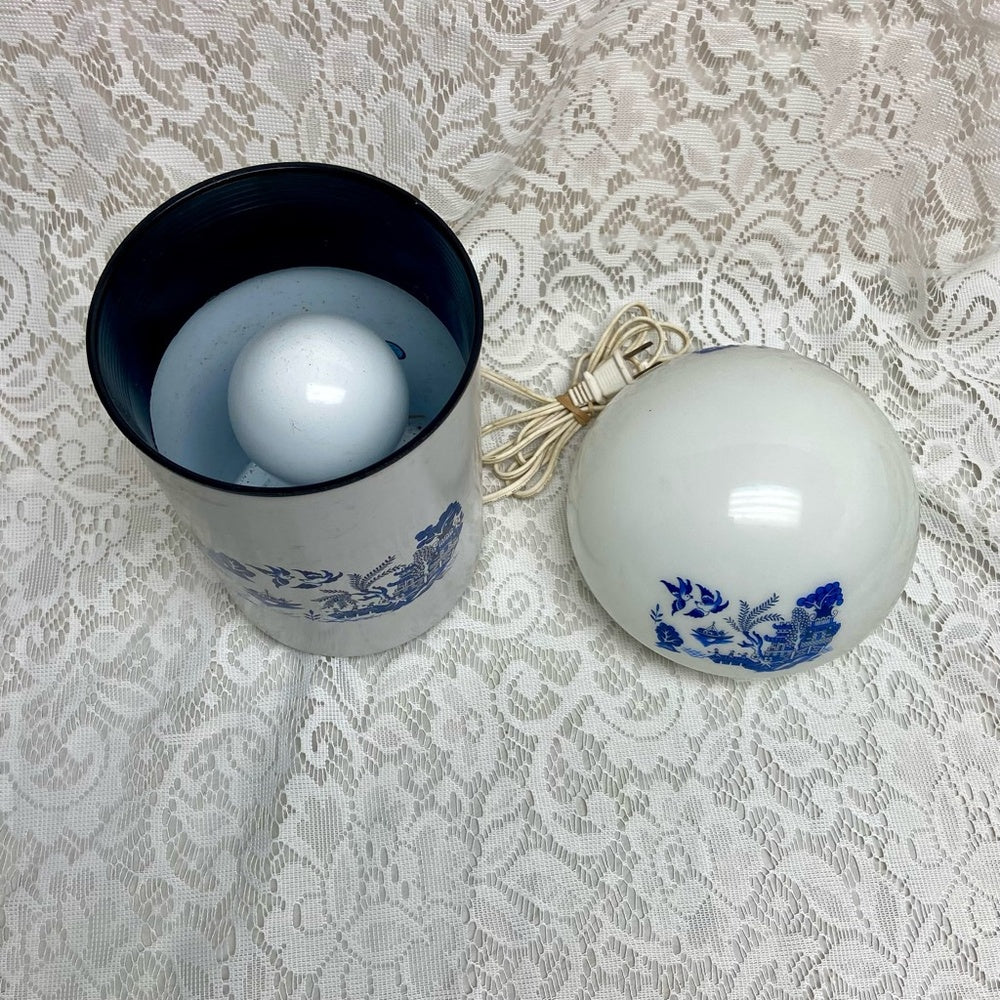 Vintagel, Mushroom, Cylindrical Blue Willow Electric Table lamp 12.5inx6in