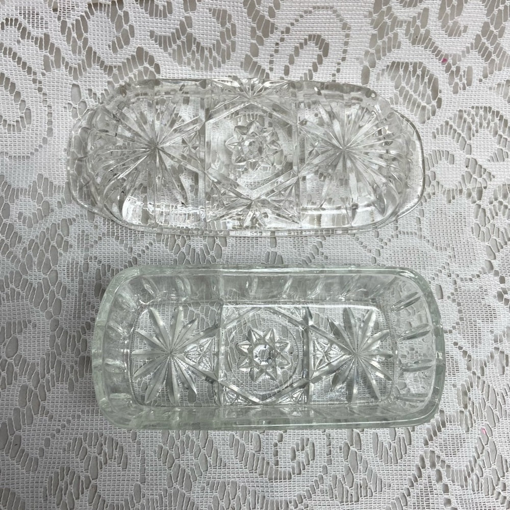 Vintage Pressed Glass Covered Butter Dish 7.5in L x 3.5in W x 2in H.
