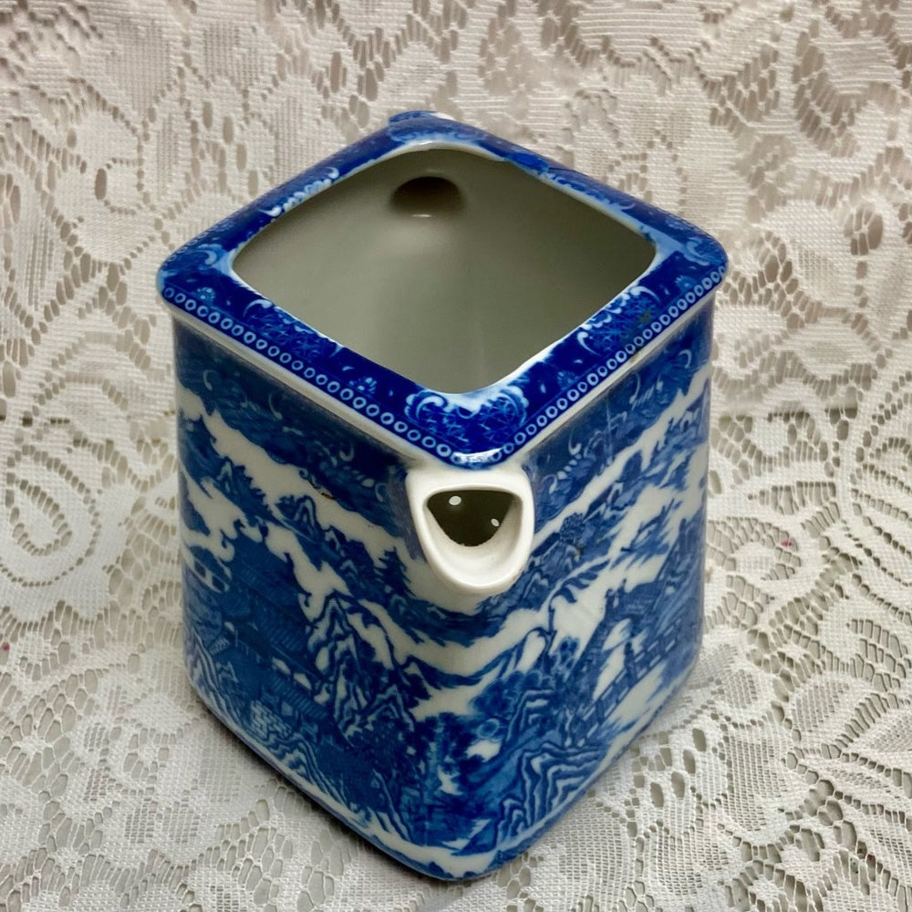 Vintage, Ringston Ltd. Blue Willow Square Teapot 6.5in H x 8in Sq