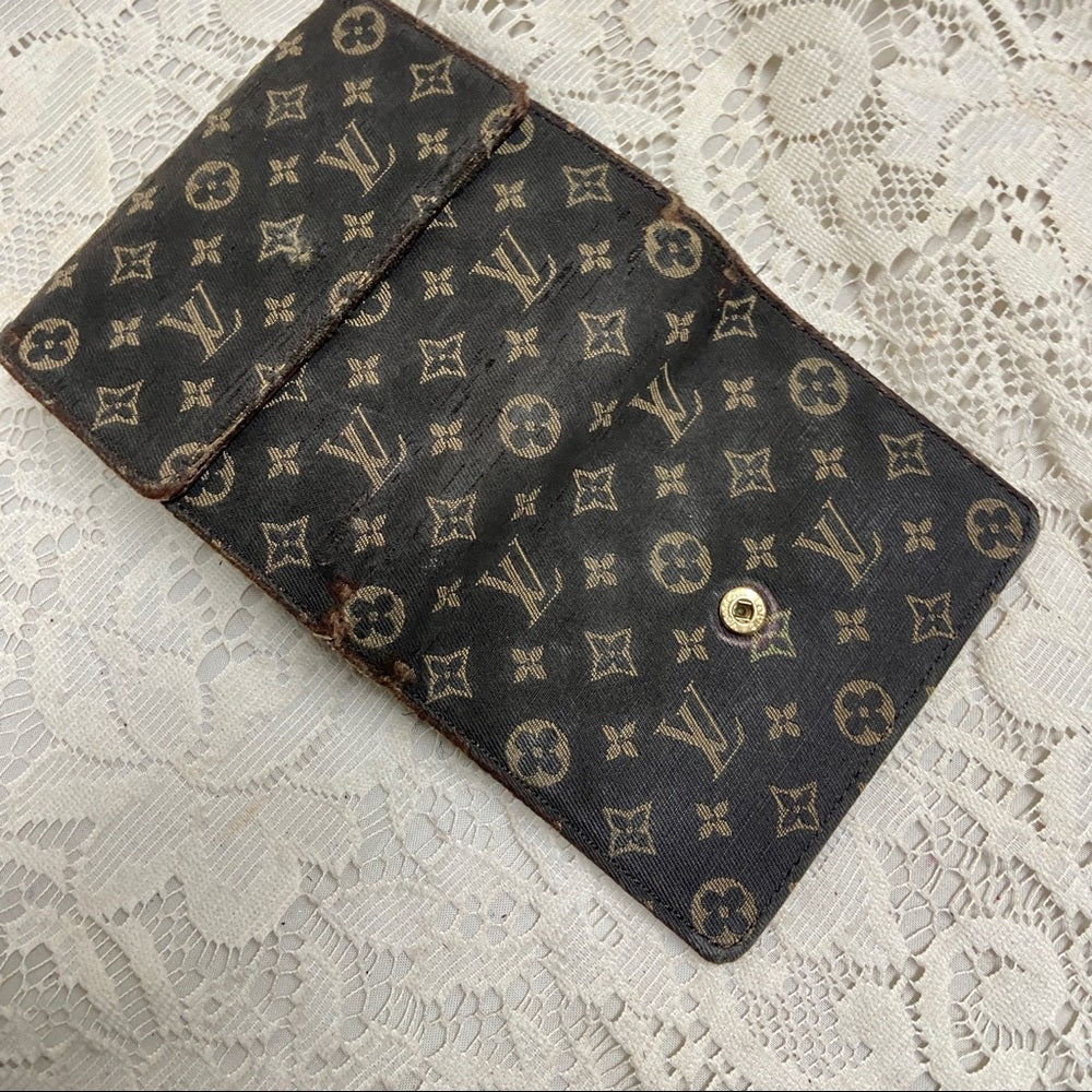 Vintage Louis Vuitton Brown Min-Lin Men- Unisex Compact Wallet