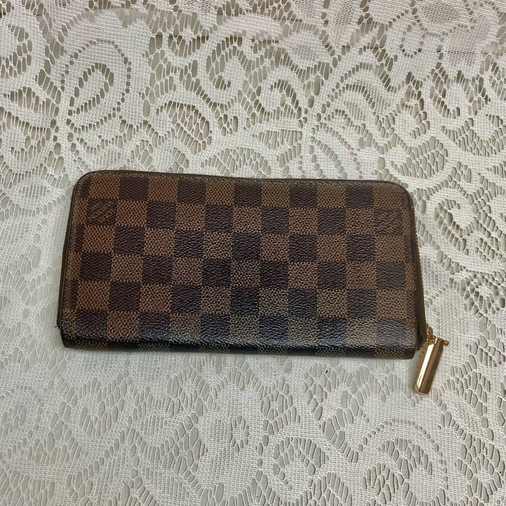 Louis Vuitton Damier Ebene Zippy Long Wallet 7.5in x 4in