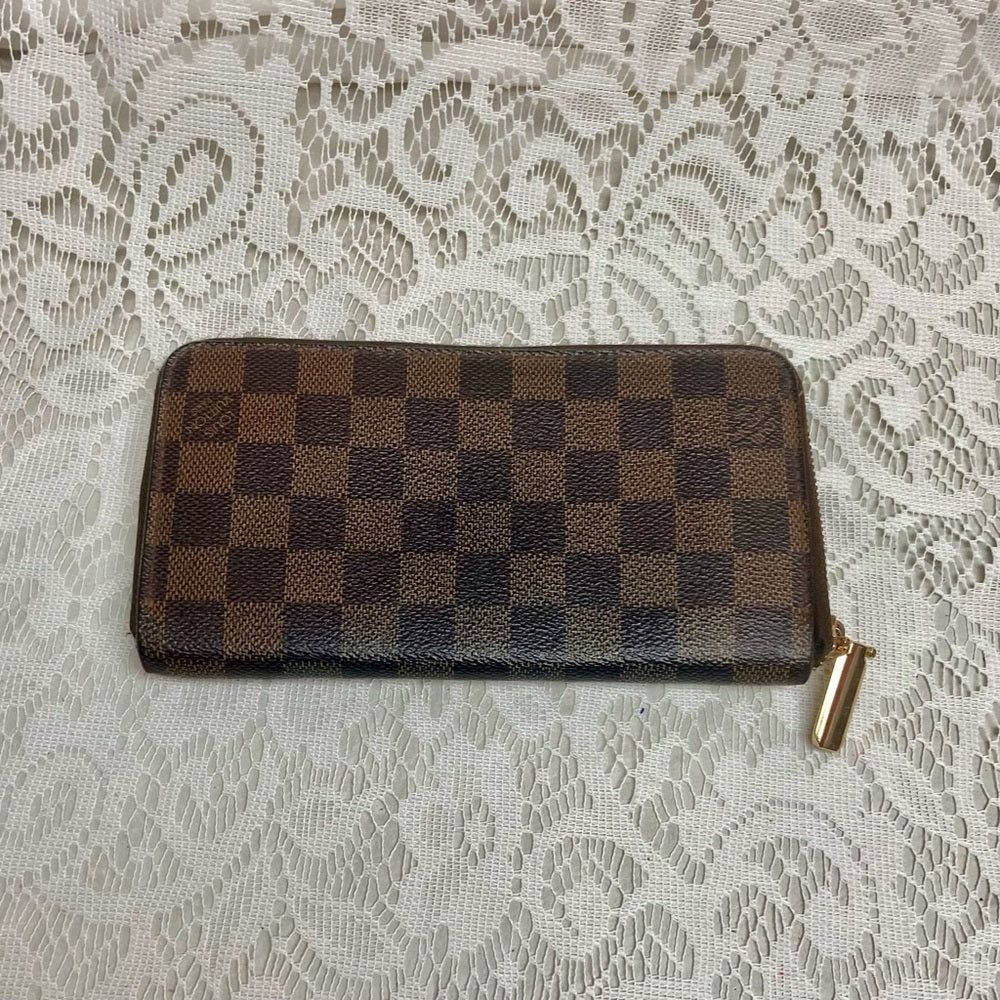 Louis Vuitton Damier Ebene Zippy Long Wallet 7.5in x 4in