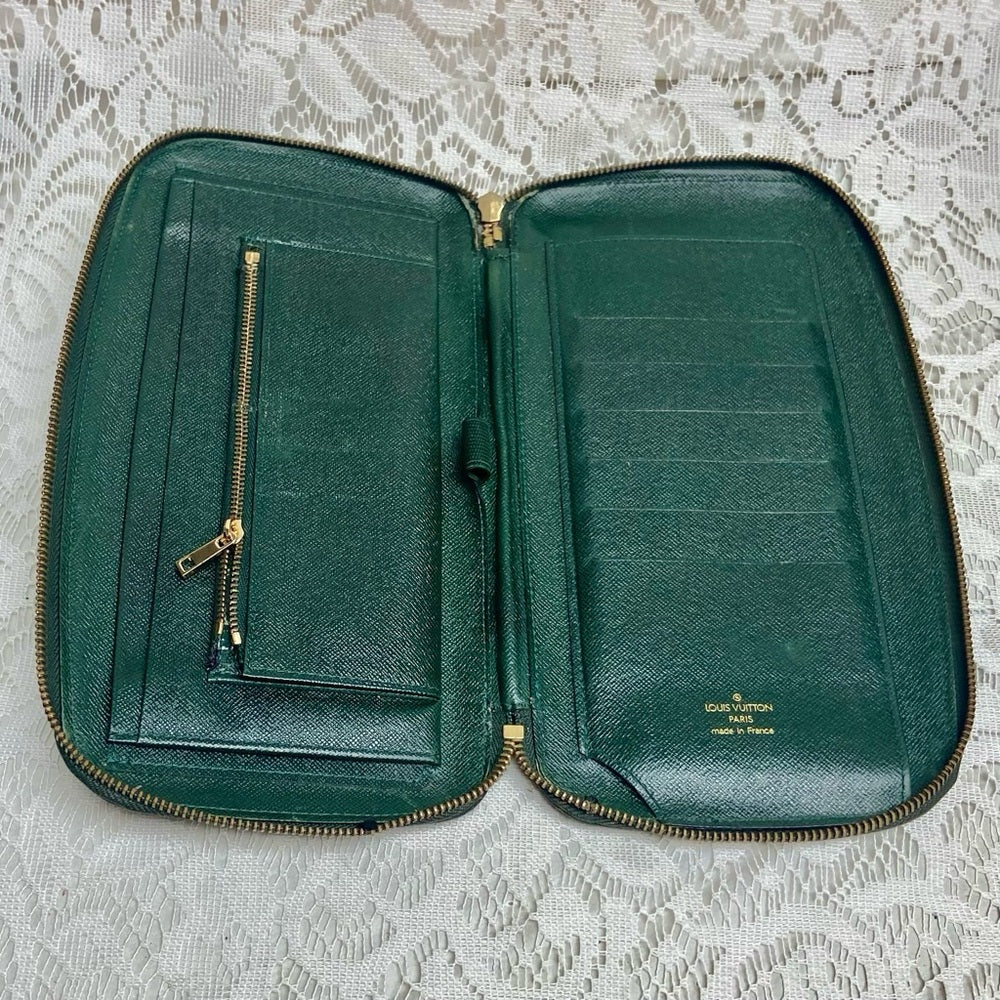 Vintage Rare Louis Vuitton, Green Taiga Leather Small Zippy Briefcase- Organizer