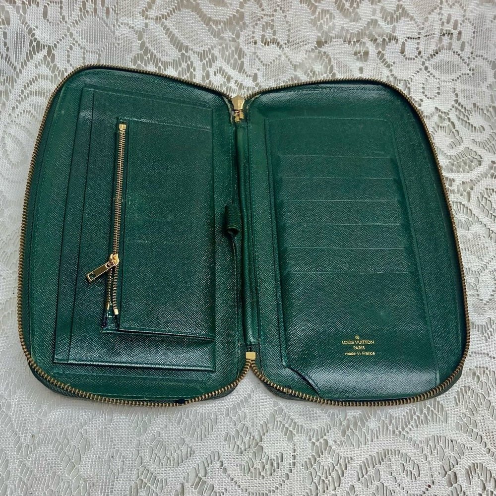 Vintage Rare Louis Vuitton, Green Taiga Leather Small Zippy Briefcase- Organizer