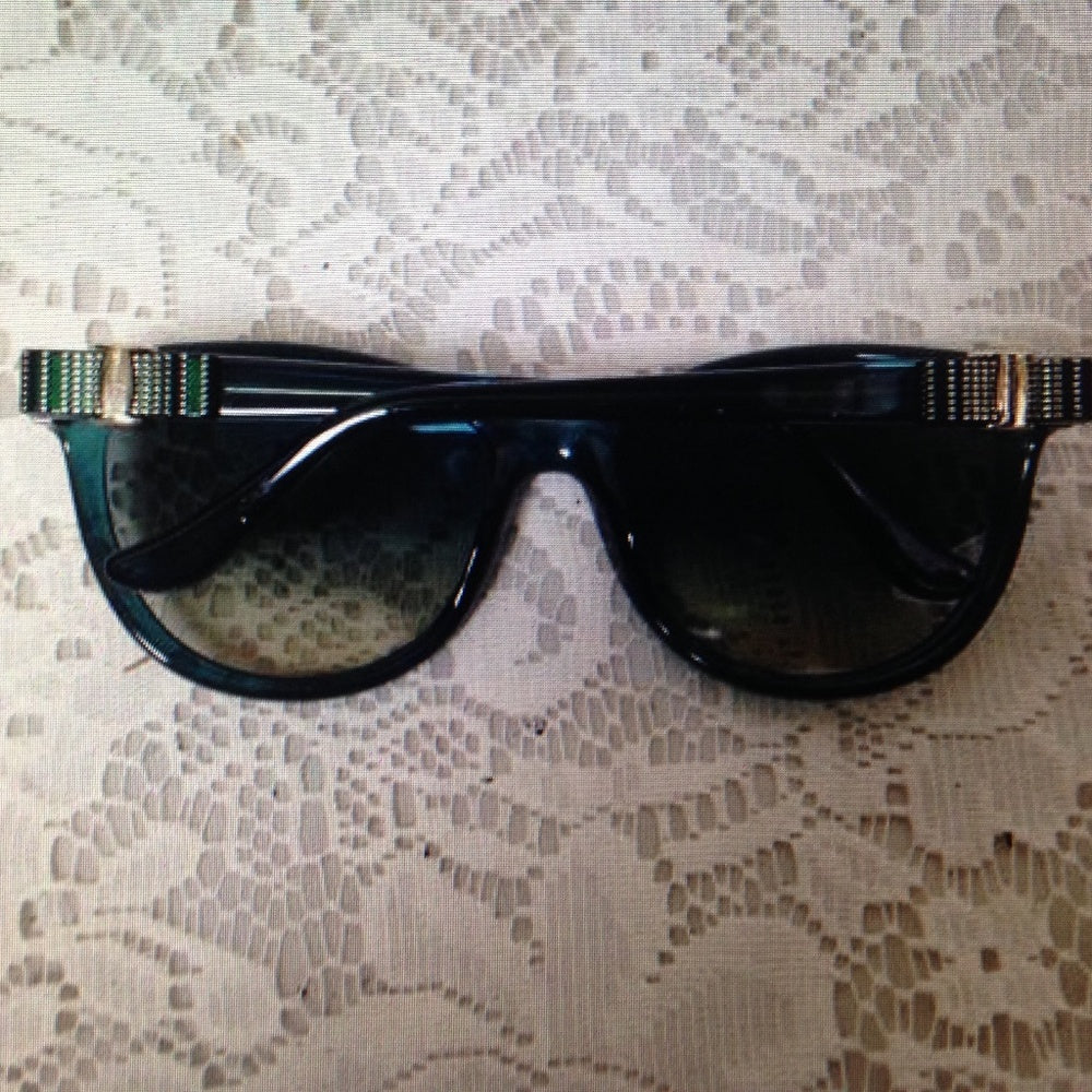 Salvatore Ferragamo Italy SF7605, Teal Sun Glasses