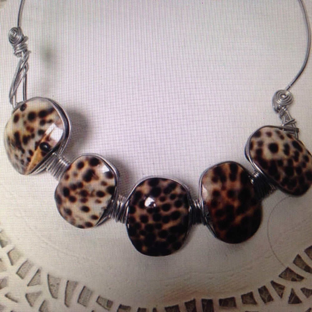 Chunky, Spotted Brown Shells 20in Necklace