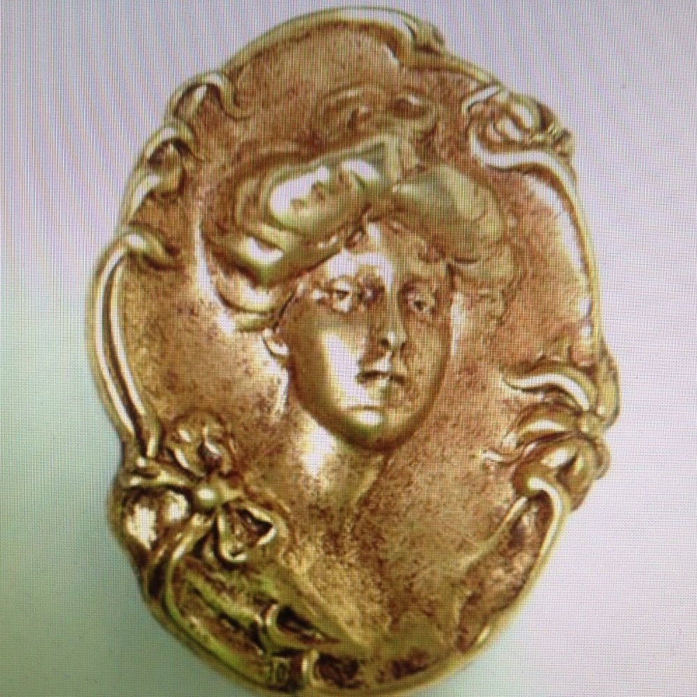 Vintage, 2in Art Nouveau Lady Cameo Brooch