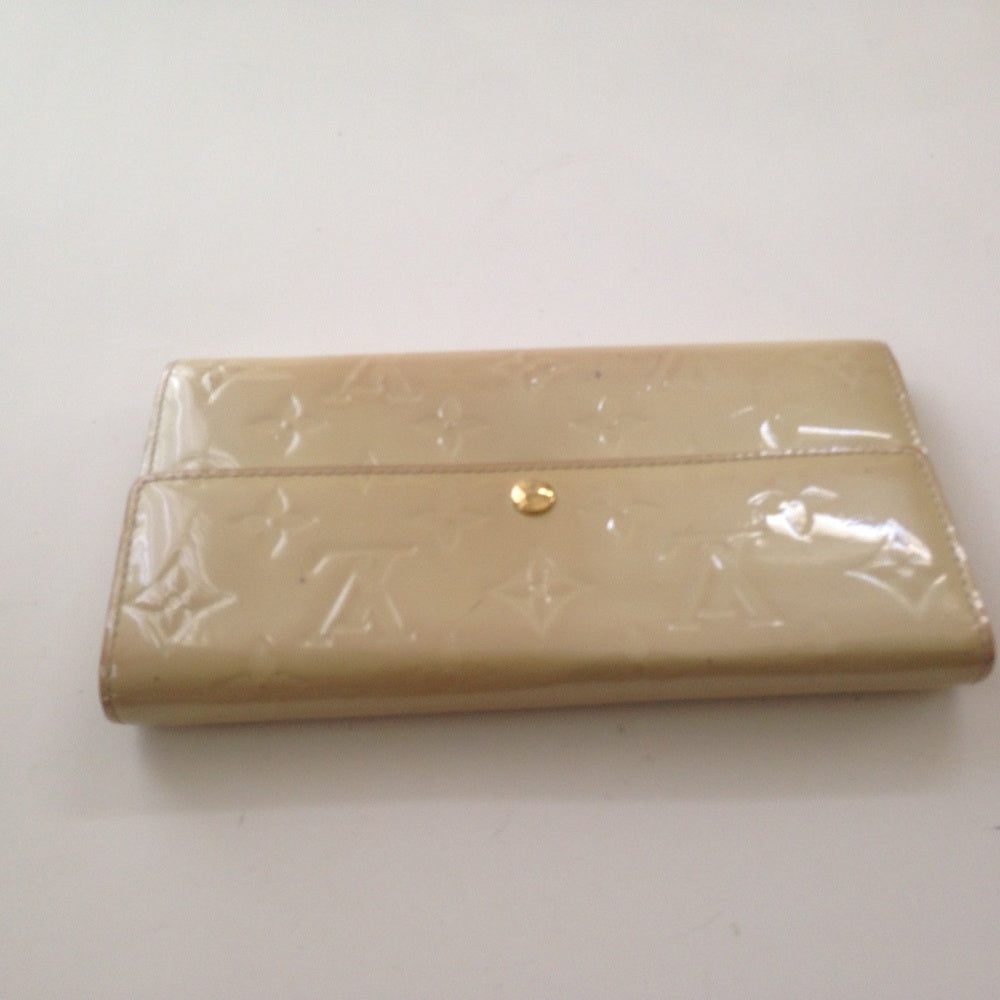 Louis Vuitton Beige Yellow Vernis Mono long Wallet