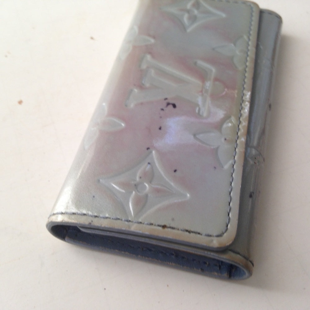 Louis Vuitton, Blue-Purple Vernis Mono 4-Hooks Key