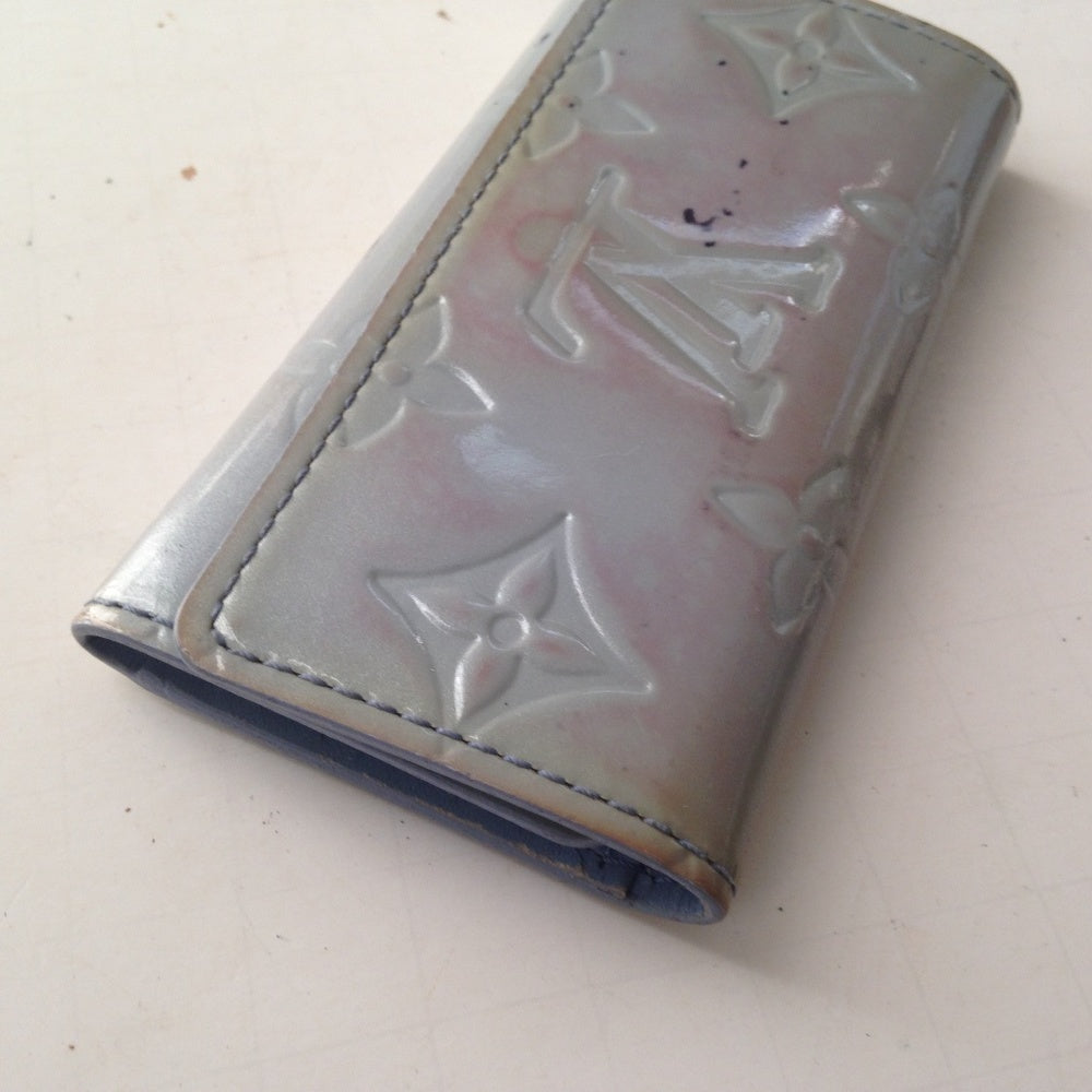 Louis Vuitton, Blue-Purple Vernis Mono 4-Hooks Key