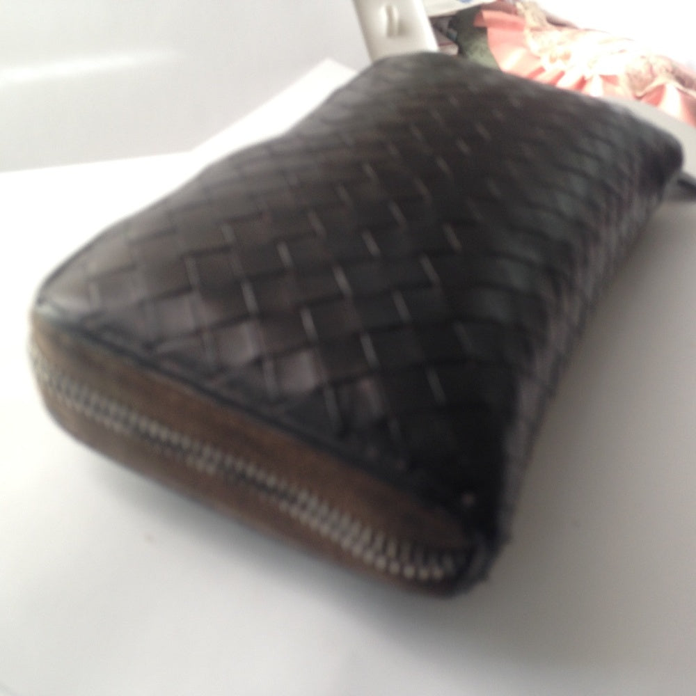 Authentic Bottega Veneta Black Leather Zippy Long