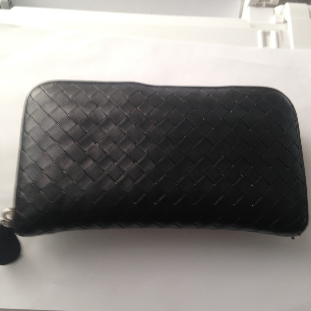 Authentic Bottega Veneta Black Leather Zippy Long
