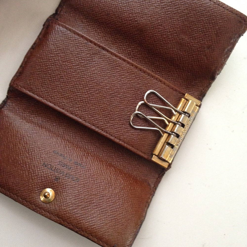 Louis Vuitton, Mono Brown 3 Hooks Key Case