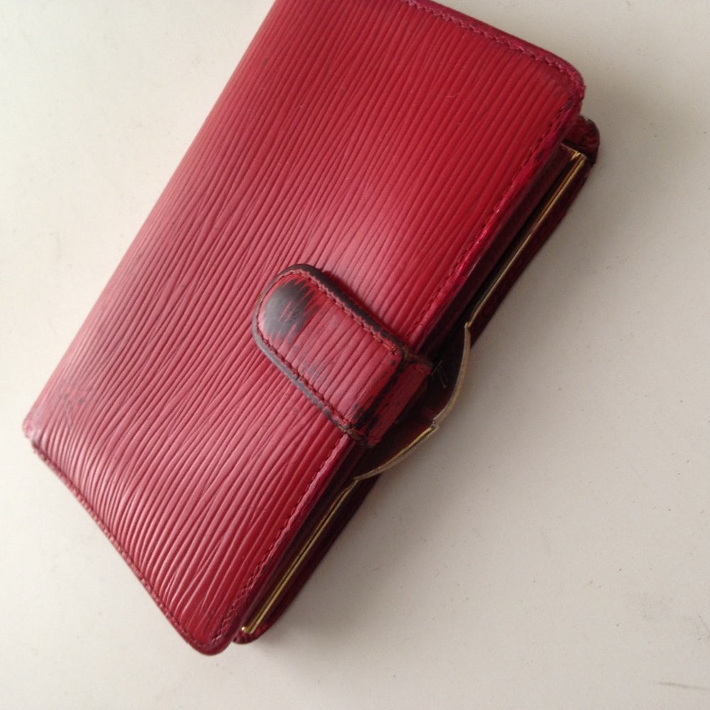 Louis Vuitton, Red Epi Leather, Kisslock CompactWa