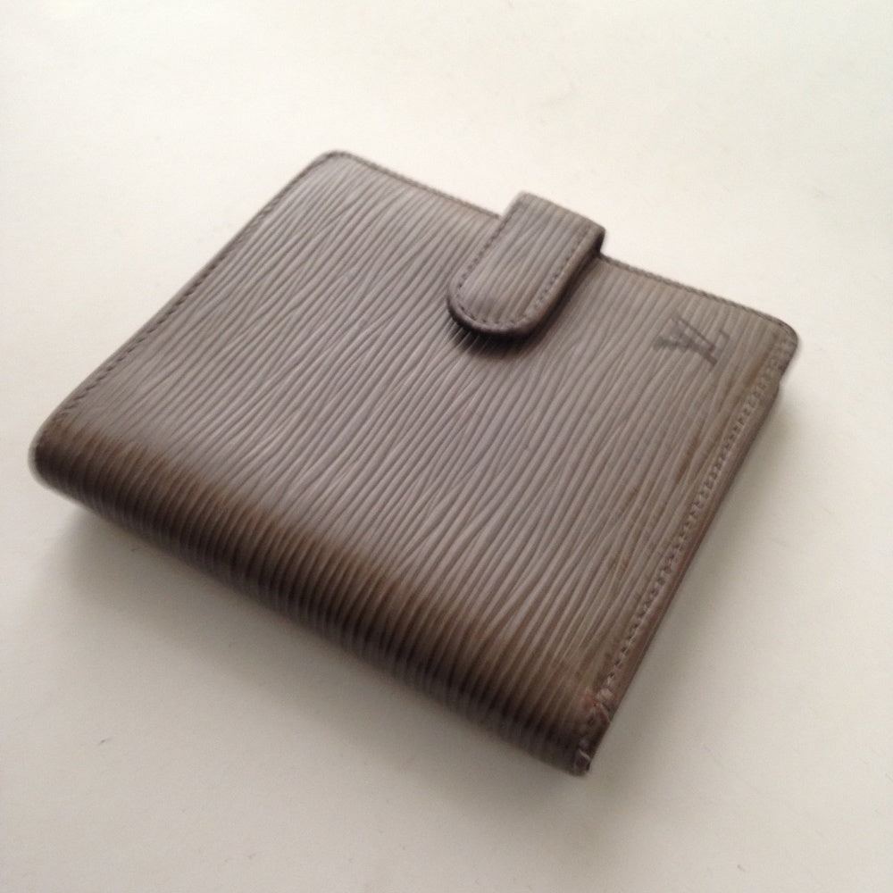 Louis Vuitton Tan Brown Epi Leather, Bifold Wallet
