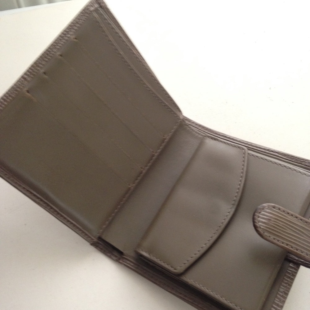 Louis Vuitton Tan Brown Epi Leather, Bifold Wallet