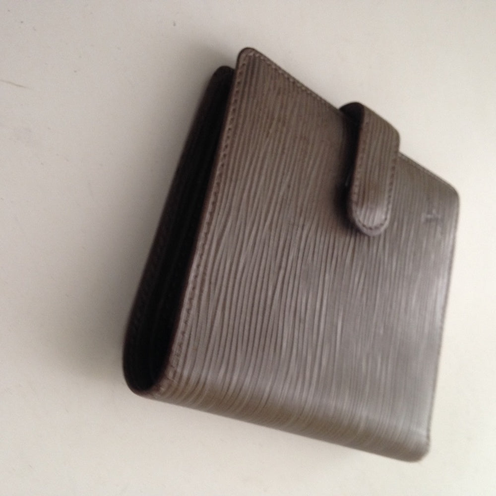 Louis Vuitton Tan Brown Epi Leather, Bifold Wallet