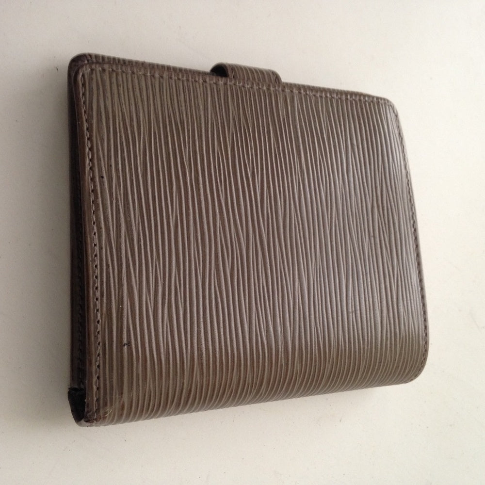 Louis Vuitton Tan Brown Epi Leather, Bifold Wallet