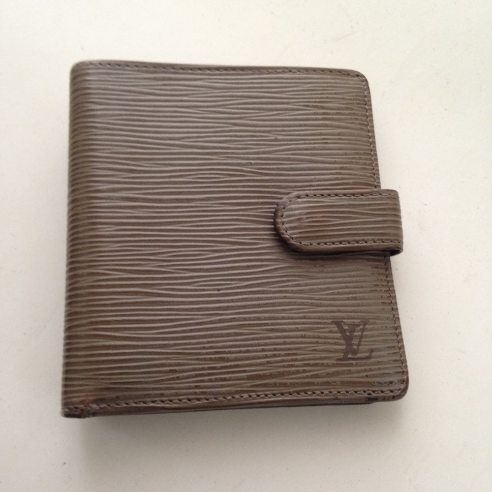 Louis Vuitton Tan Brown Epi Leather, Bifold Wallet