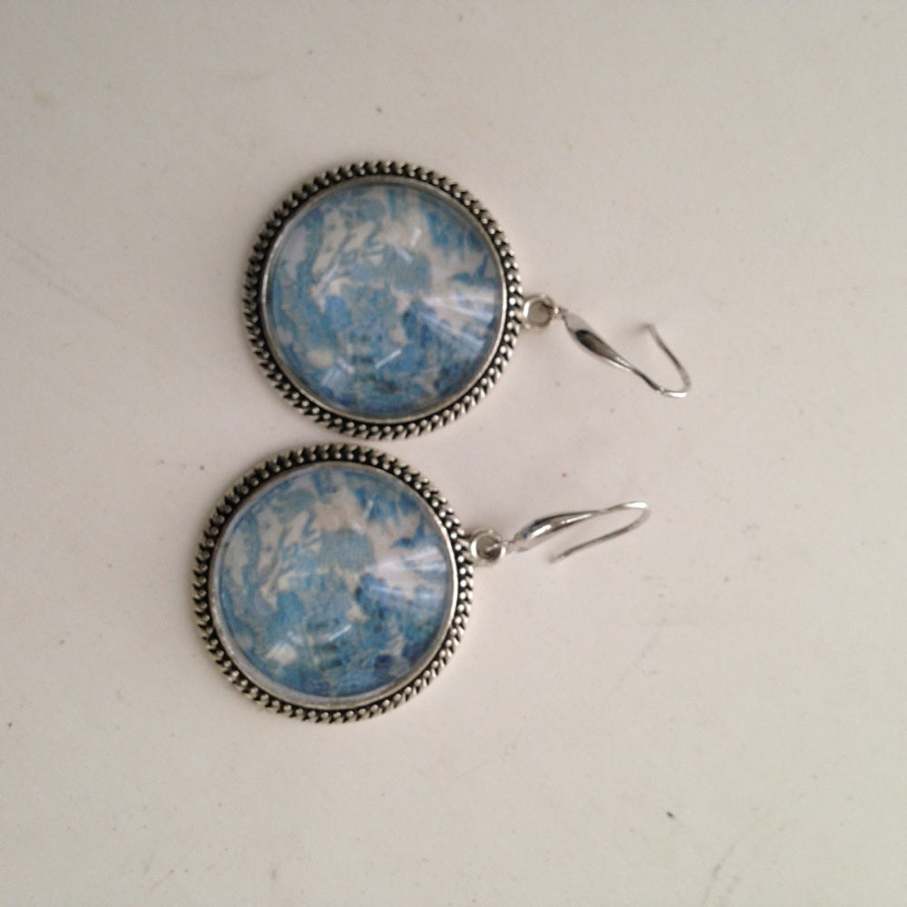 Pair of Blue Willow Dangling Earrings