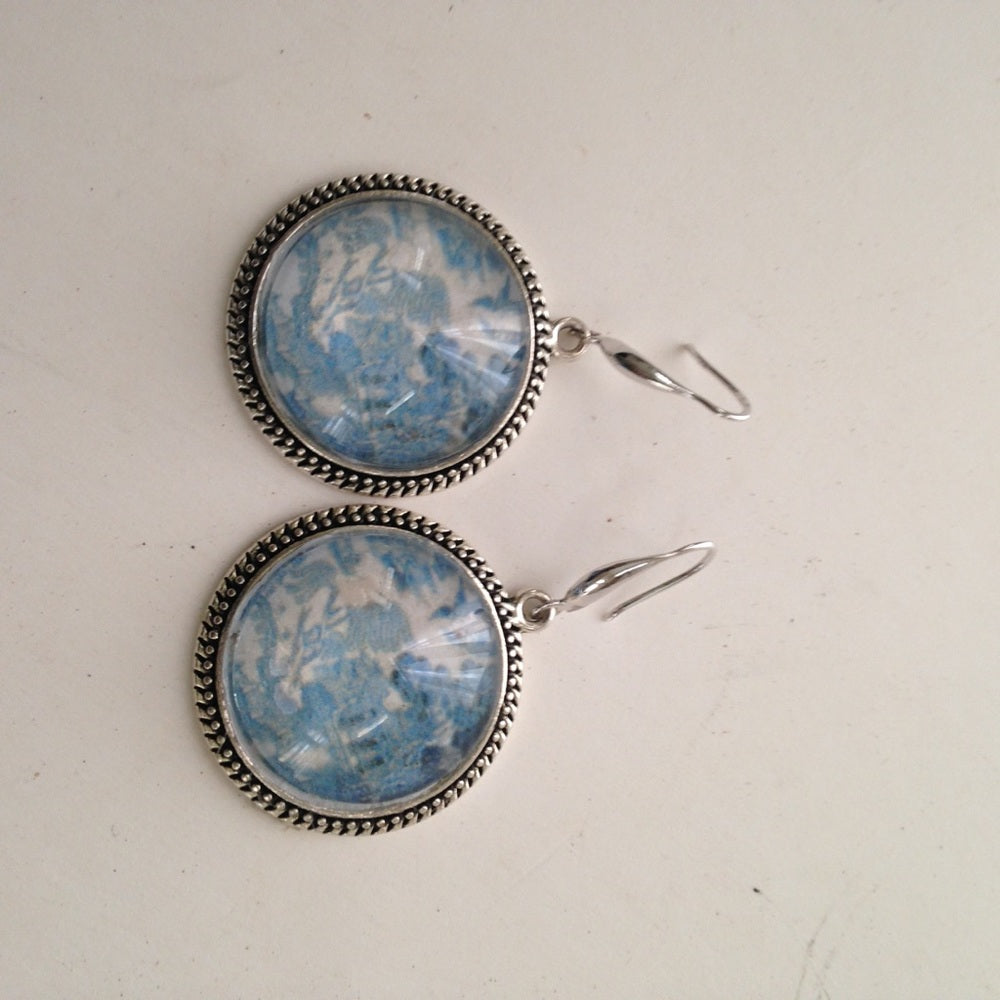 Pair of Blue Willow Dangling Earrings