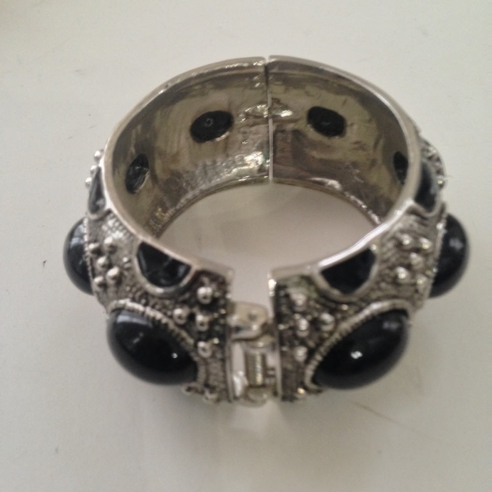Vintage Elegant Hinged Silver-Onyx Bangle Bracelet
