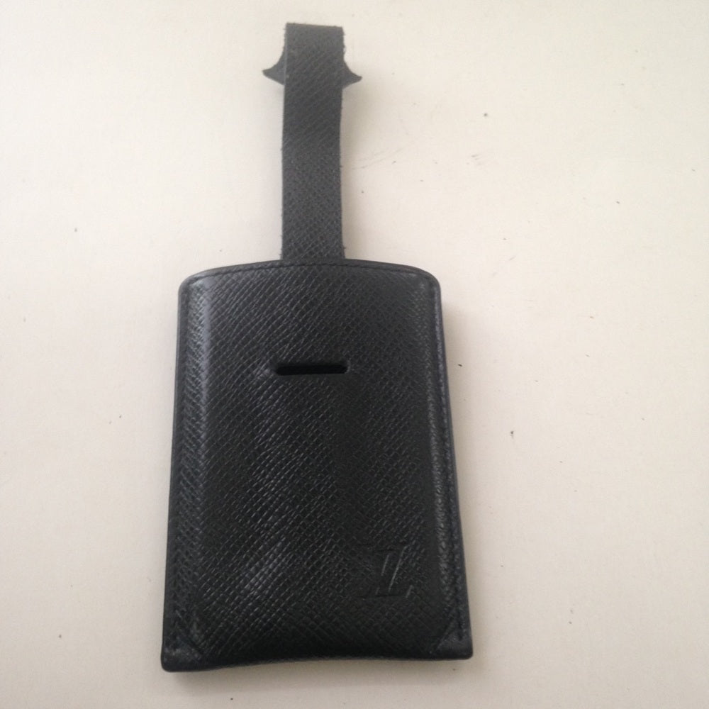 Louis Vuitton BlackTaiga Leather ID-CC Case