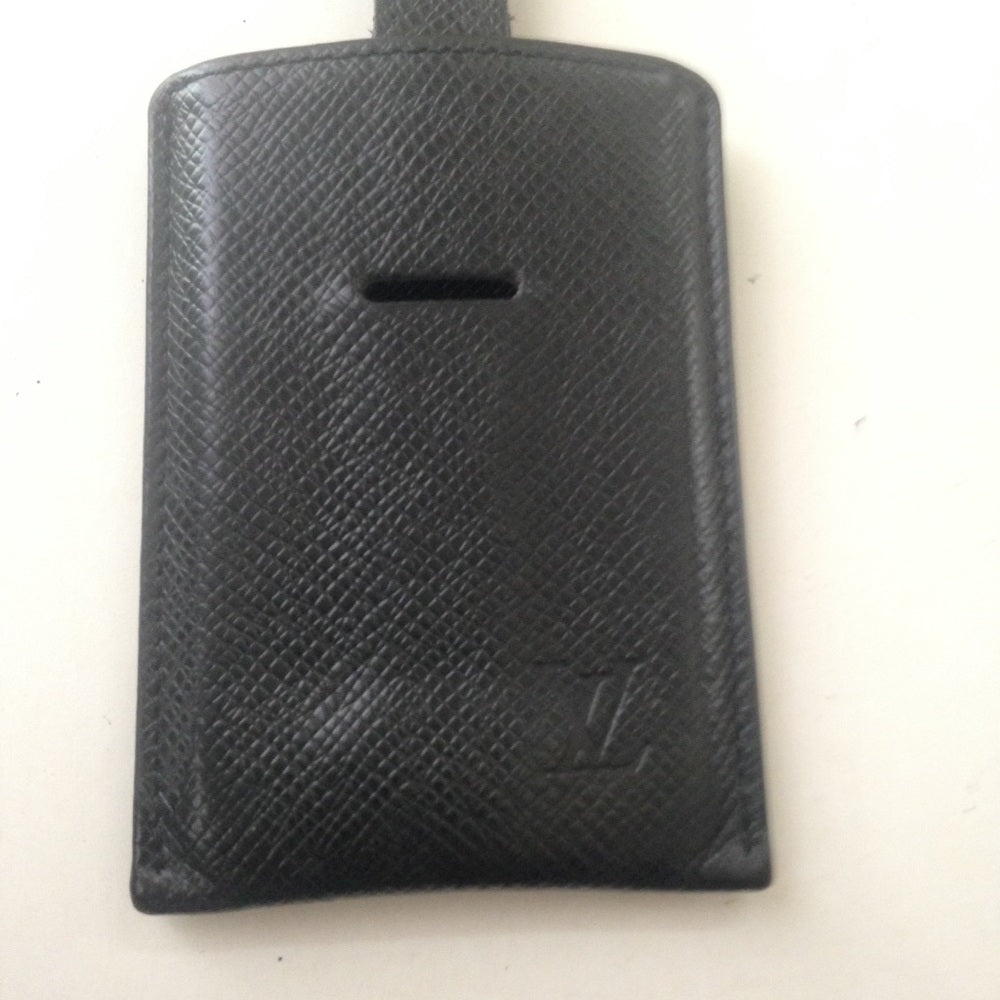 Louis Vuitton BlackTaiga Leather ID-CC Case