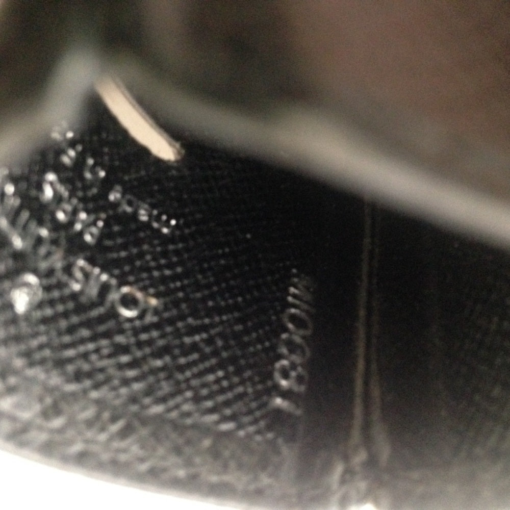 Louis Vuitton BlackTaiga Leather ID-CC Case
