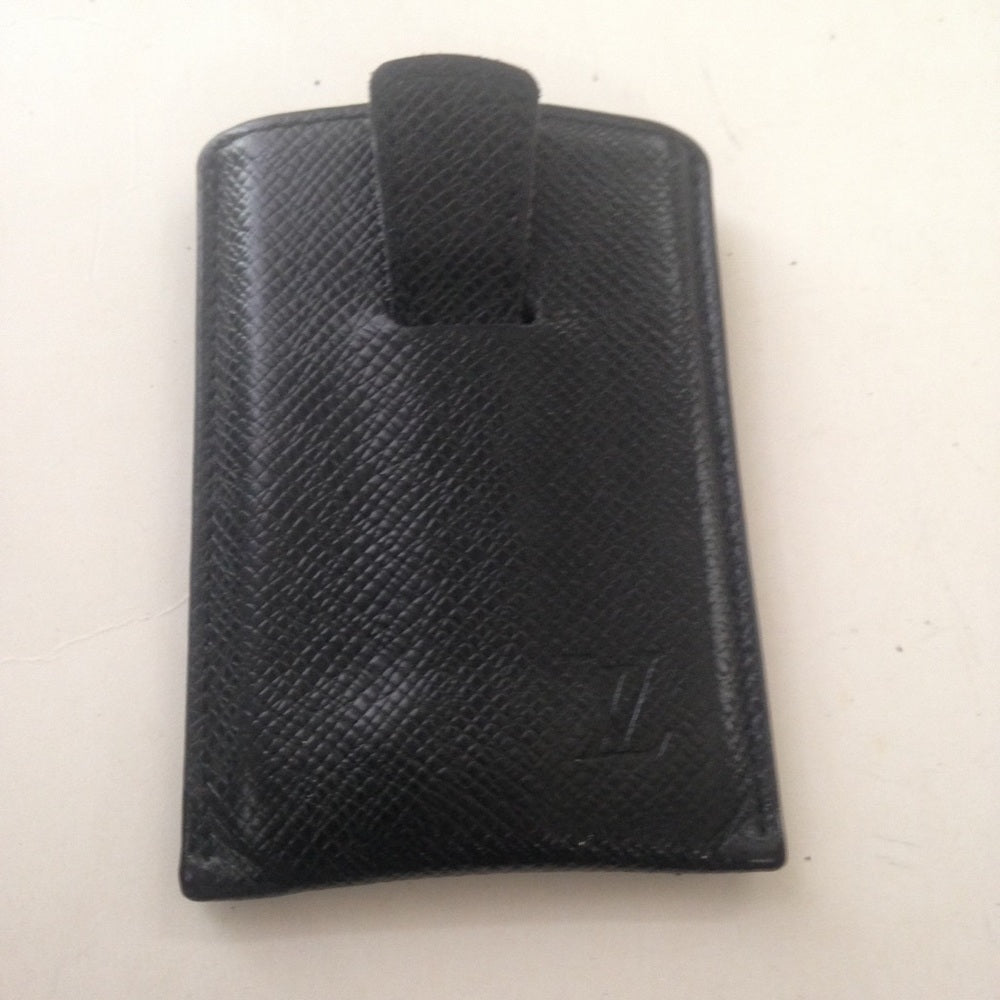 Louis Vuitton BlackTaiga Leather ID-CC Case