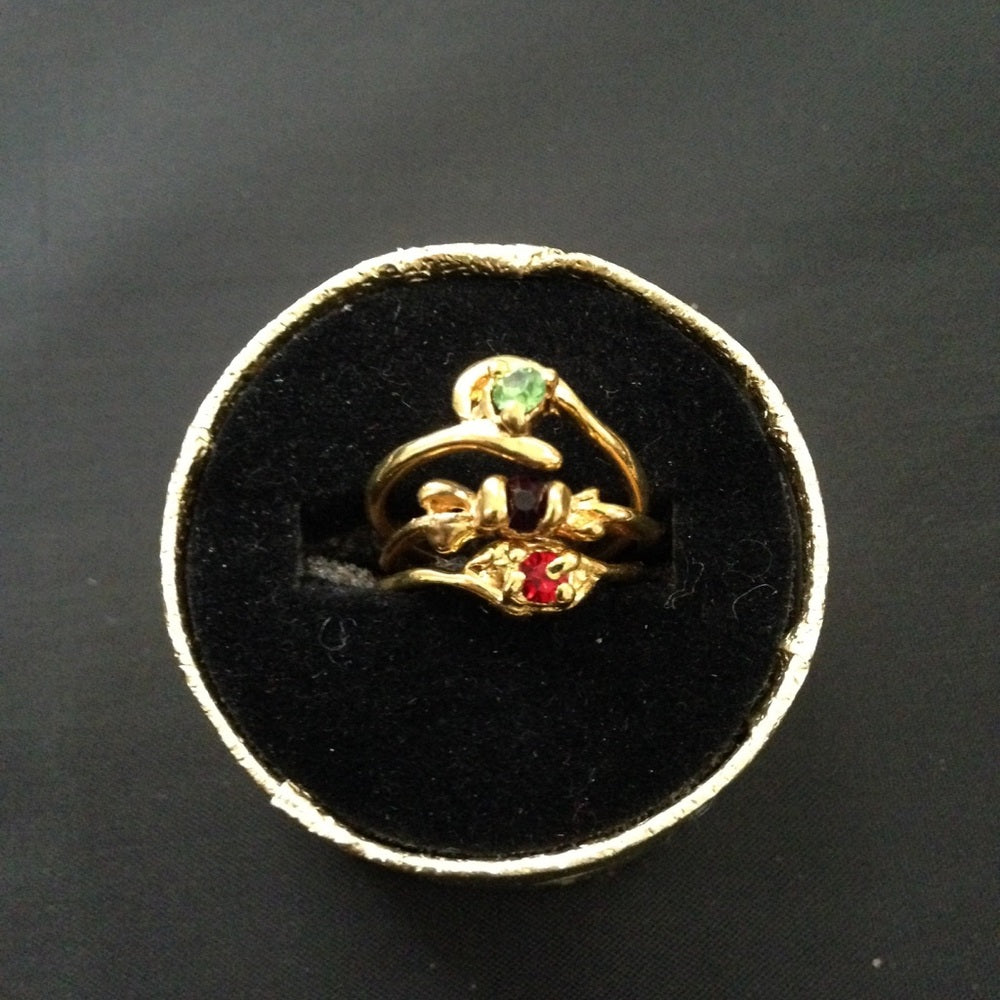 Vintage 3pc Gold Tiny Rings (size 4-5)