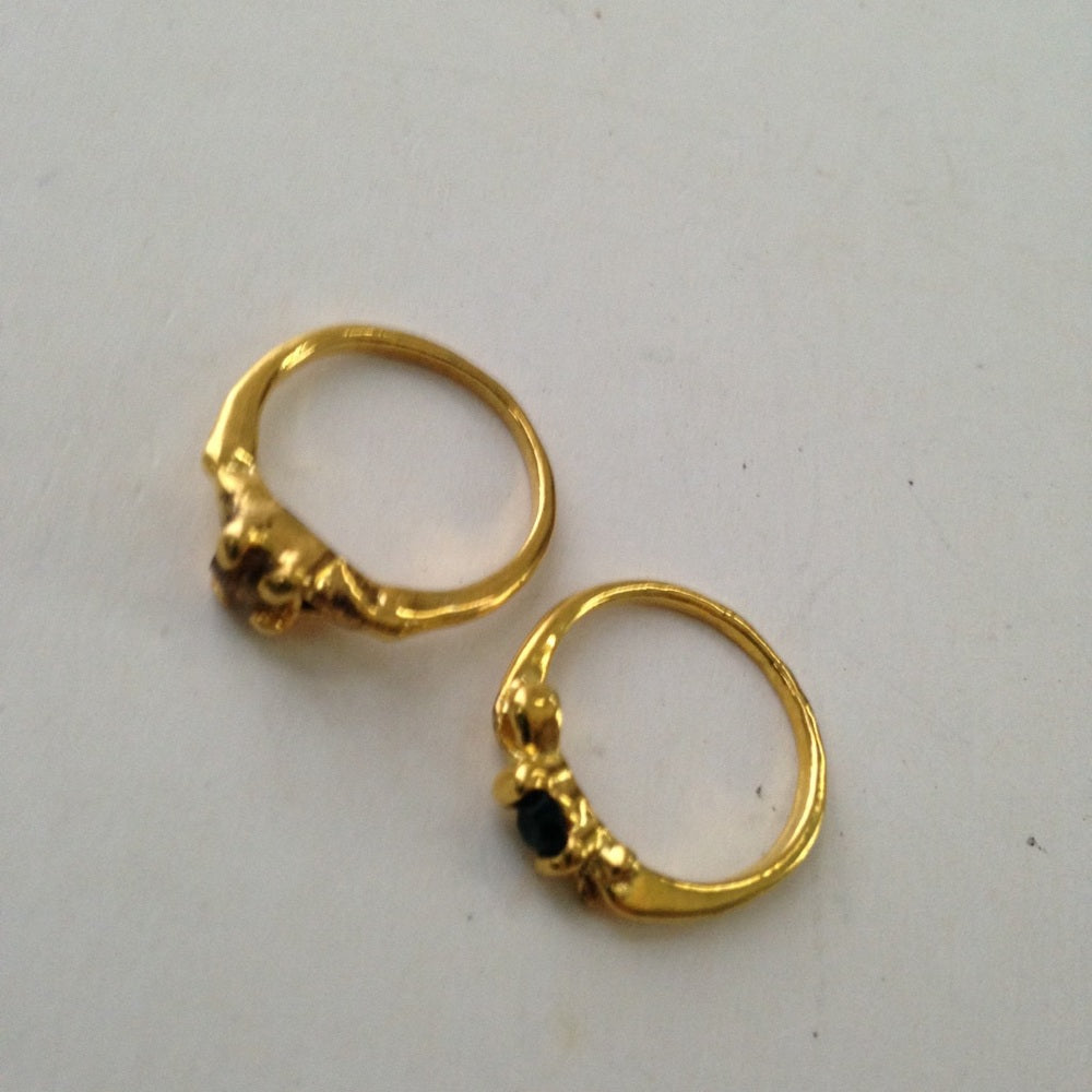 Vintage 2pc Gold Tiny Rings (size 5-6)