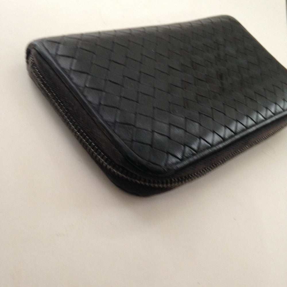 Bottega Veneta Black Leather Zip-Around Long Wall