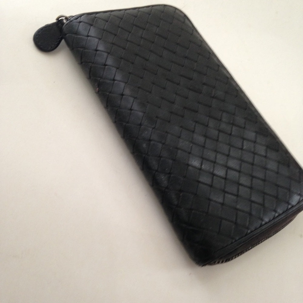Bottega Veneta Black Leather Zip-Around Long Wall