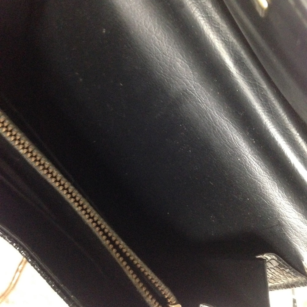 Elegant Embossed Black Croc Handbag-Crossbody