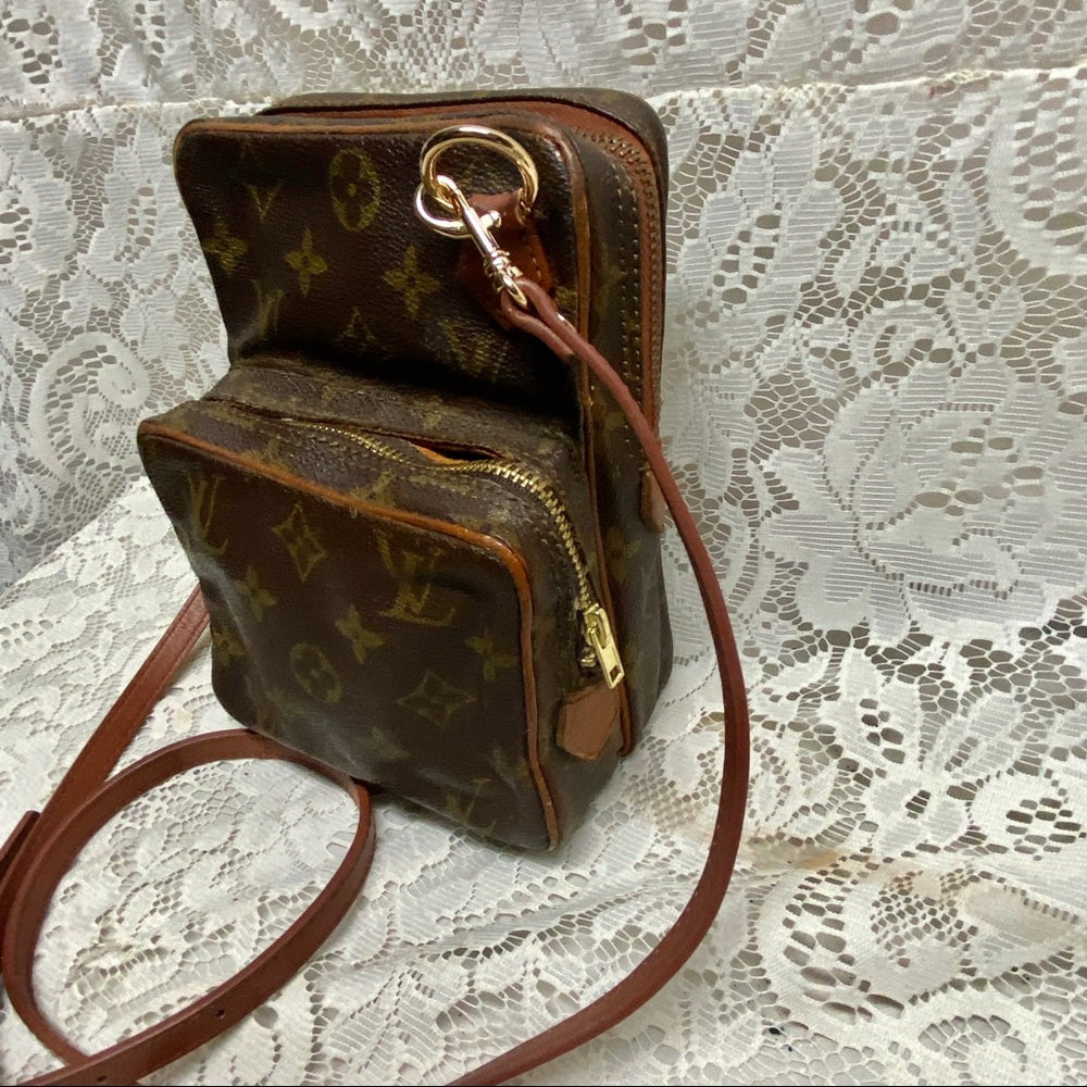 Rare, Vintage Louis Vuitton Mono Amazon PM Unisex Crossbody 7in x 5in x 3in