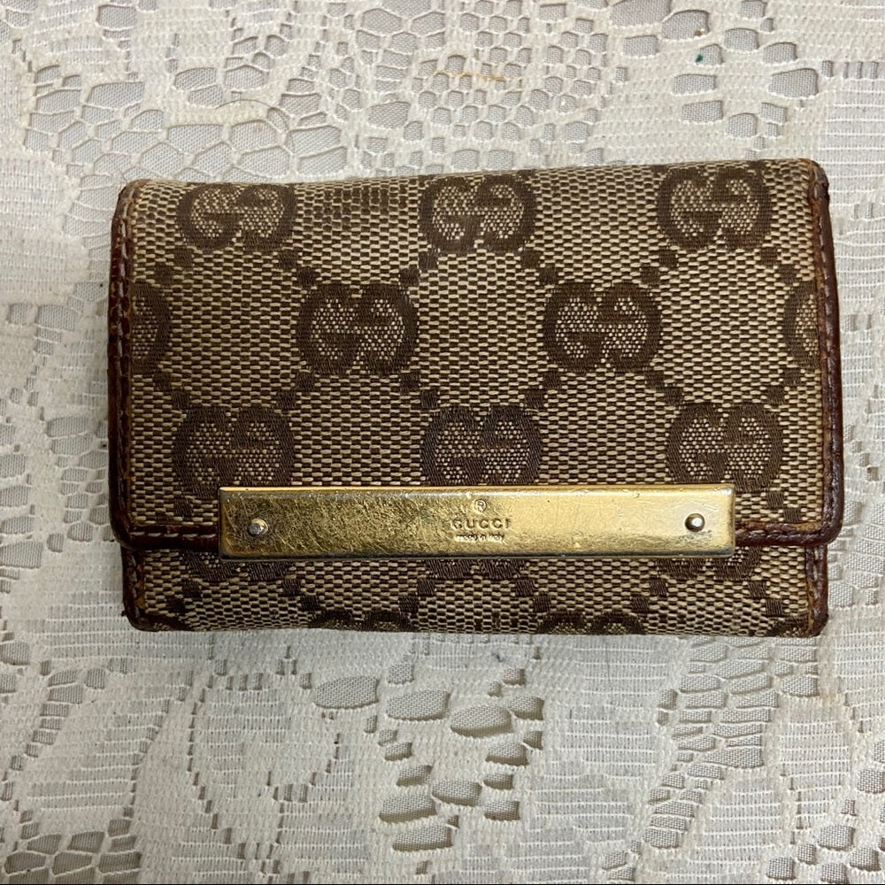 Gucci Brown Mono 4-Hooks Key Case 3.5in x 2.5in