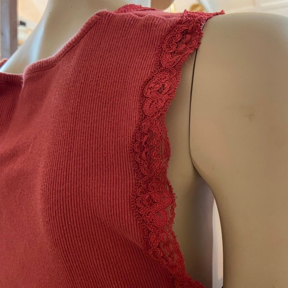 Tint Red Cotton Tank Top - Size XL