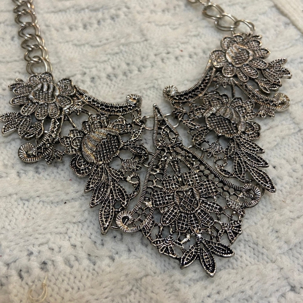 Silver Lace Filigree Floral Necklace
