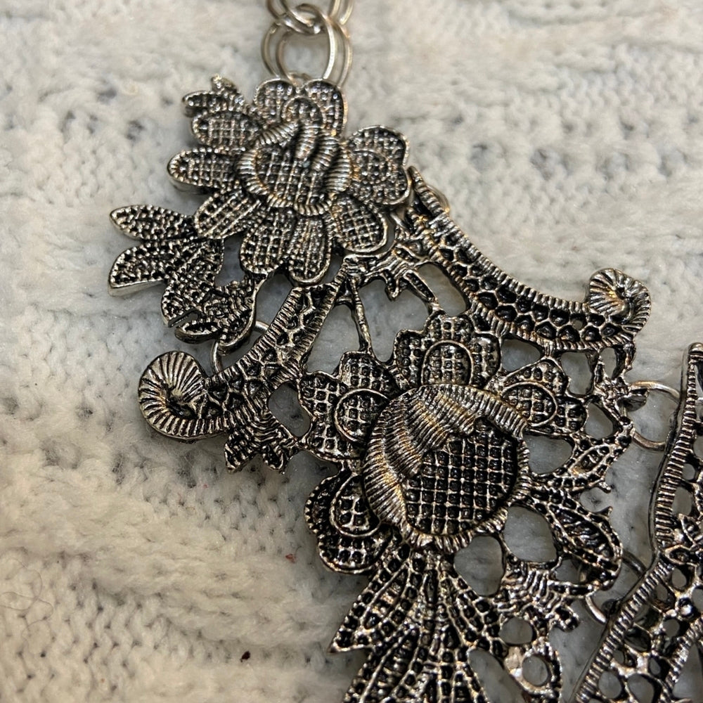 Silver Lace Filigree Floral Necklace