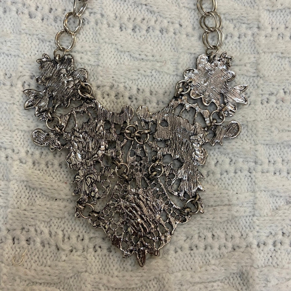 Silver Lace Filigree Floral Necklace