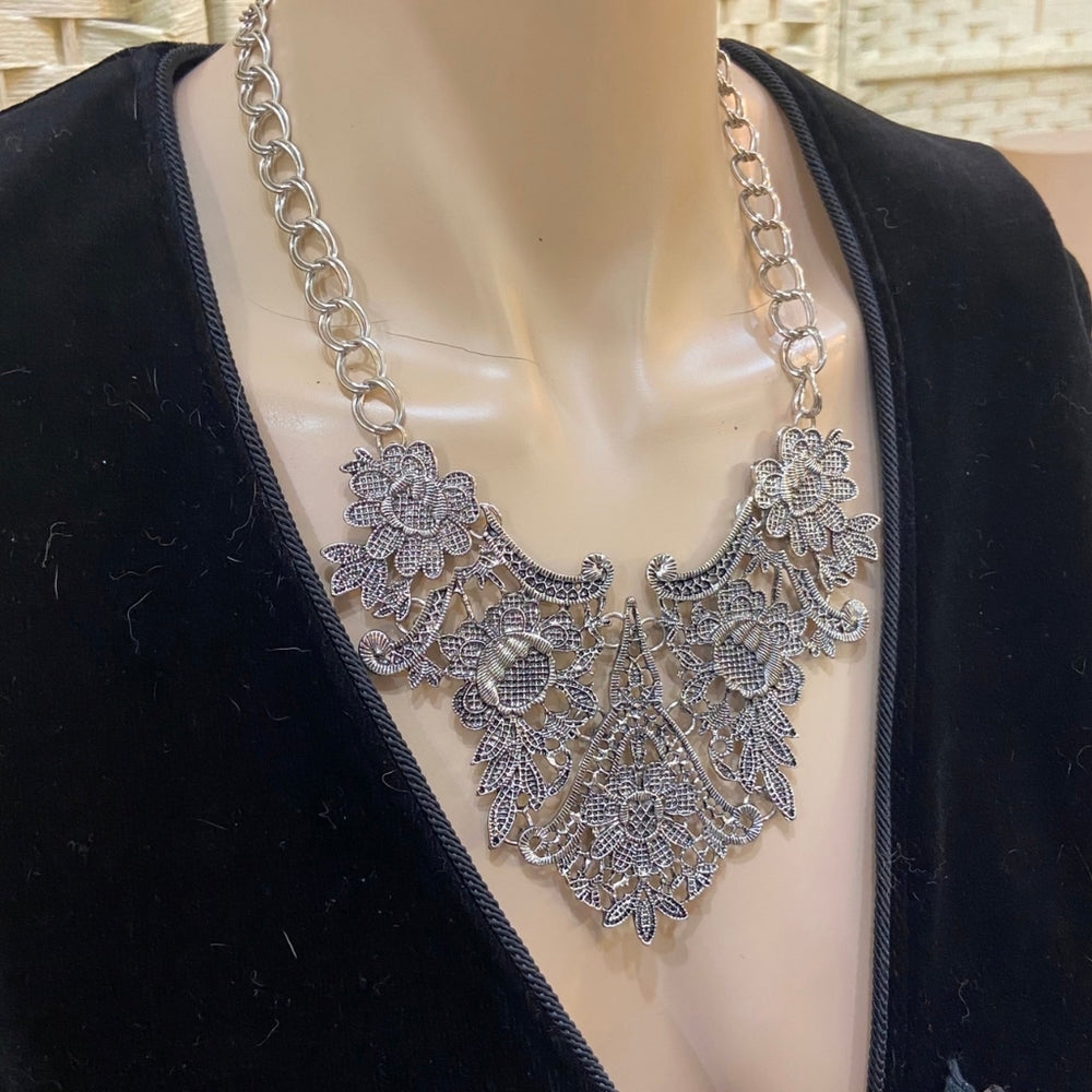 Silver Lace Filigree Floral Necklace