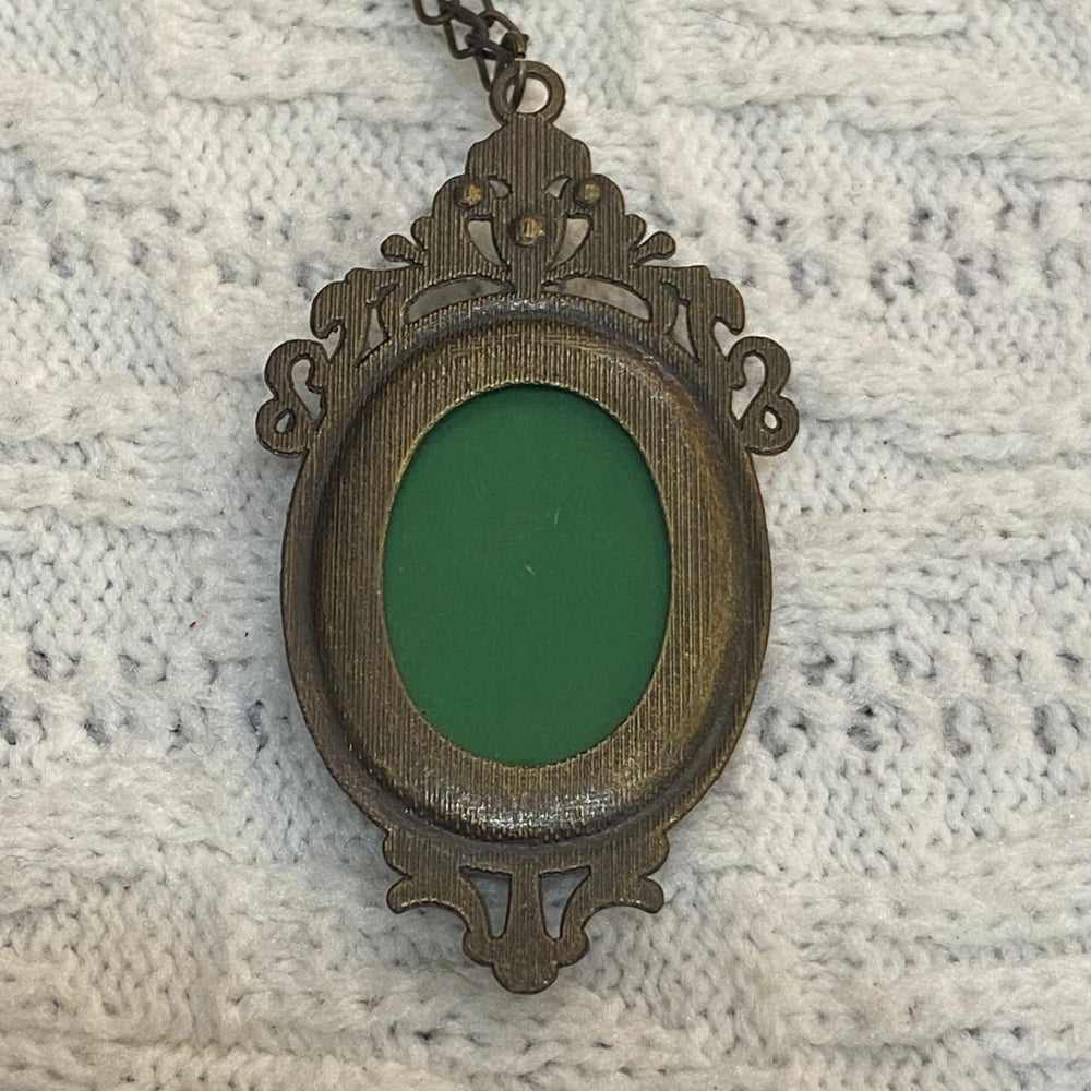 Vintage Style Cameo Pendant Necklace