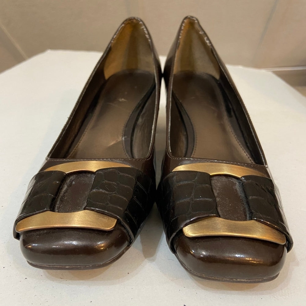 Liz Claiborne, Brown and Gold Square Heels - Size 8