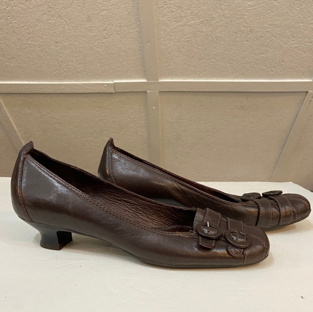 Clark's Artisan, Brown Leaather Low Heels - Size 9
