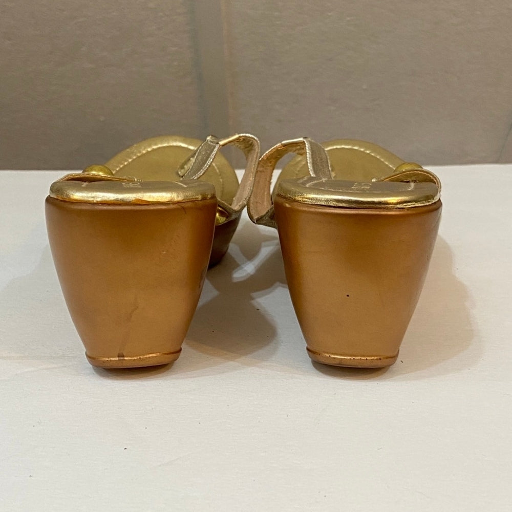 Shoes Unlimited, Gold Platform Sandals - Size 9