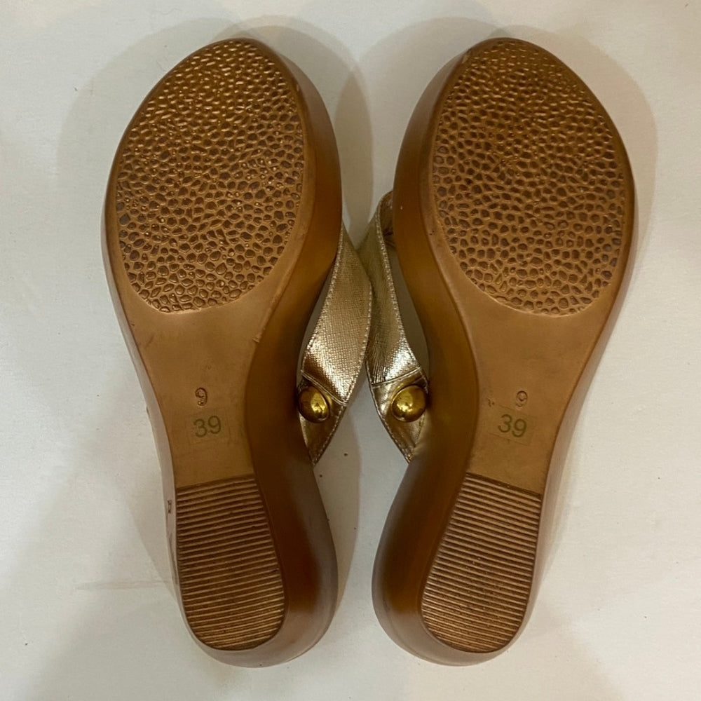Shoes Unlimited, Gold Platform Sandals - Size 9