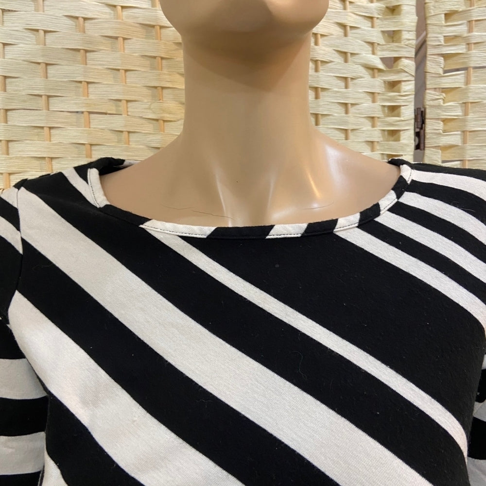 Studio Y, Black and White Top, and St. John's Bay, White Cotton Skirt Outfit Set