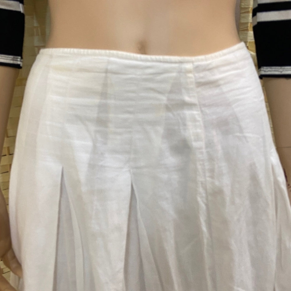 Studio Y, Black and White Top, and St. John's Bay, White Cotton Skirt Outfit Set