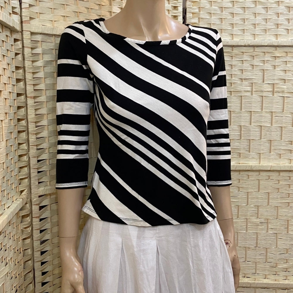 Studio Y, Black and White Top, and St. John's Bay, White Cotton Skirt Outfit Set